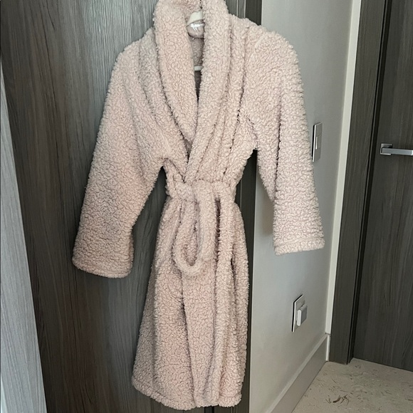 Pottery Barn Sherpa TEDDY BEAR ROBE beige M - Picture 2 of 8